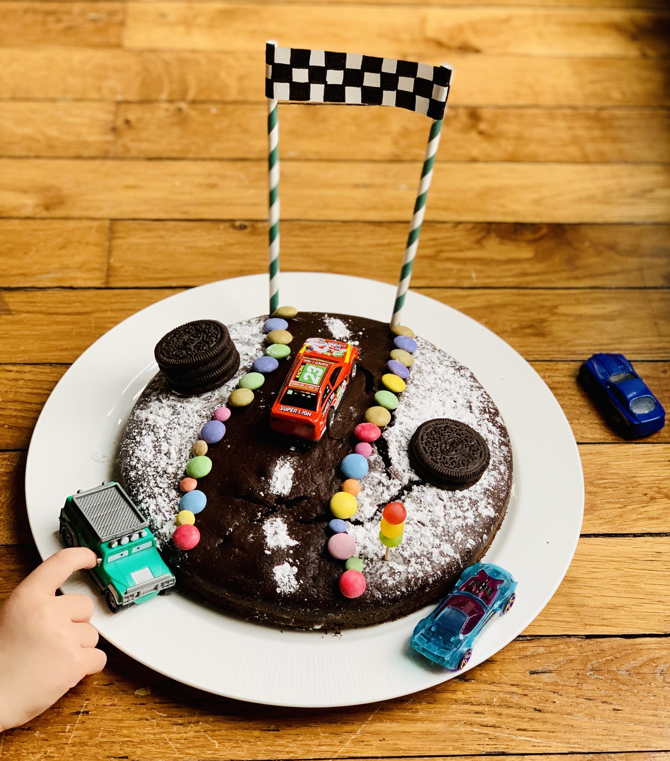 Gâteau d'anniversaire enfant Le circuit de course - Amandine Cooking